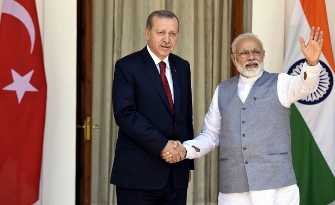 Erdoğan, Hindistan Başbakanı Modi ile görüştü