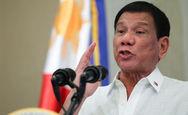 Filipinler lideri Duterte kadınlar için düzenlenen etkinlikte kadınlara küfretti