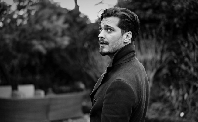 İşte Çağatay Ulusoy'un yeni tarzı