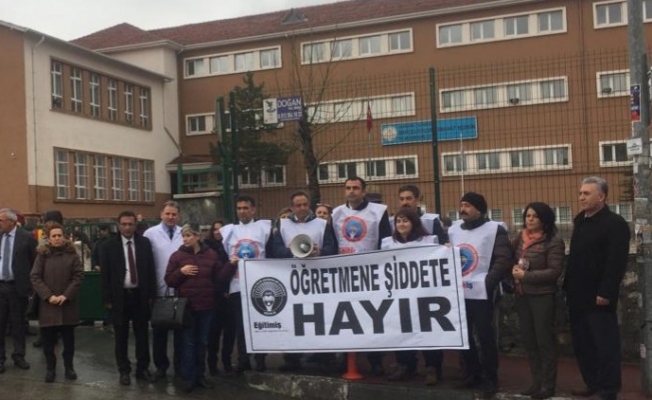 Eğitim-İş: Öğretmene şiddetin sorumlusu MEB'in yanlış politikalarıdır!