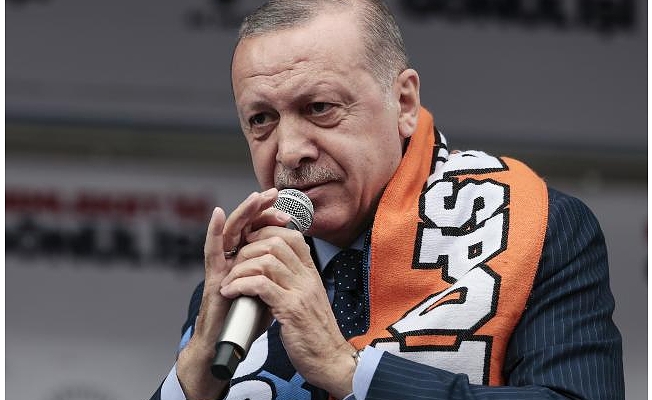 AKP'li Cumhurbaşkanı Erdoğan'ın mitinginde bedava çay kavgası