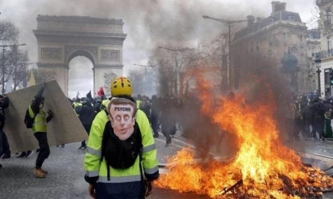 Paris Emniyet Müdürü görevden alındı