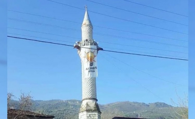 AKP'nin skandal derlemesi: Camide propaganda, ezanda ıslık!