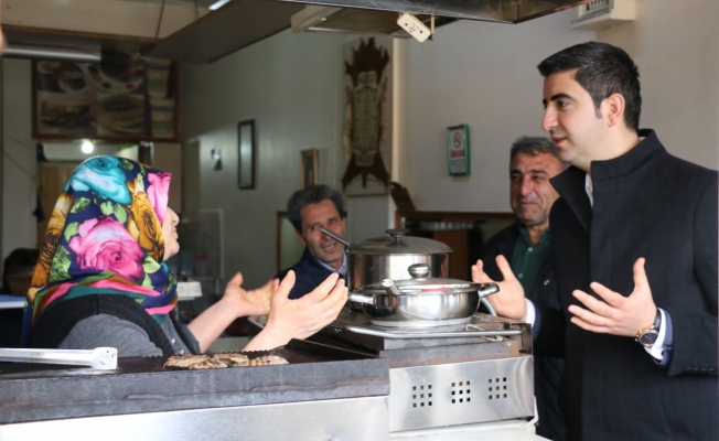 CHP'nin Kartal adayı Yüksel'den esnaf ziyareti