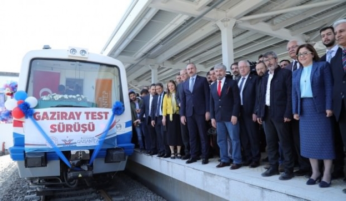 AKP'li heyetten yurttaşlara: Şeyin trene baktığı gibi bakıyorlar