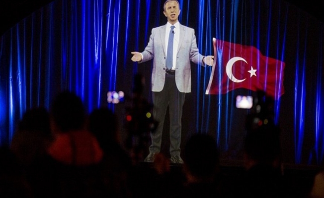 Mansur Yavaş’tan hologram miting!