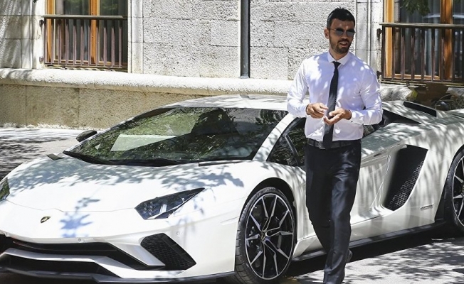 Lamborghini’li Sofuoğlu, 560 bin liralık saatini çaldırdı; yardım istedi