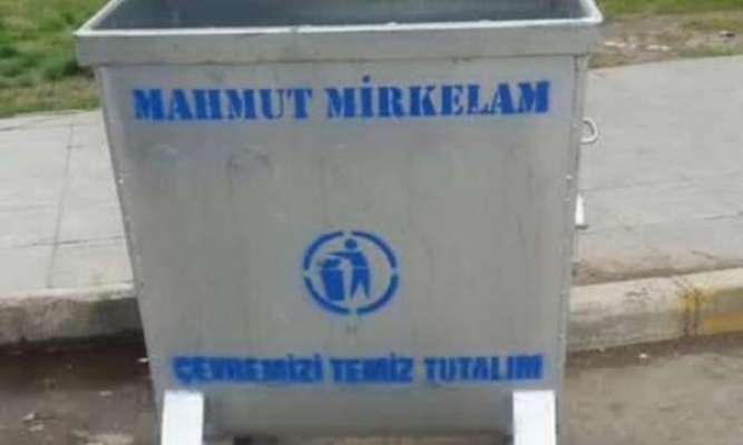 AKP'li aday çöp kutusuna ismini yazdırdı
