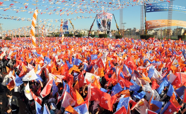 Makarnadan sonra akaryakıt: 30 liralık ücretsiz fiş dağıttılar