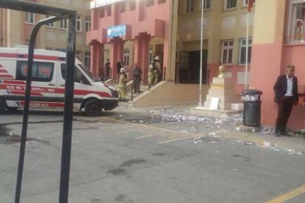 Oy sayımı sırasında okulda yangın çıktı!