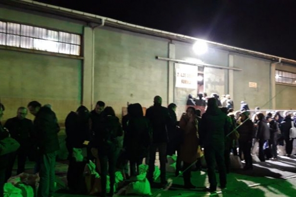 İstanbul'da fark kapanırken Kadıköy'de yüzlerce sandık başkanı bekliyor