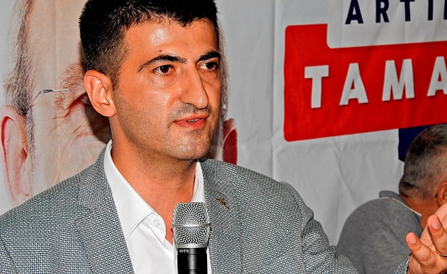 CHP'li Çelebi: Hayırdır, İBB'ye bağlı merkezdeki tabloları nereye götürüyorsunuz?