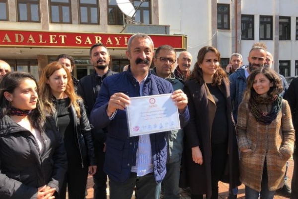 Fatih Mehmet Maçoğlu mazbatasını aldı