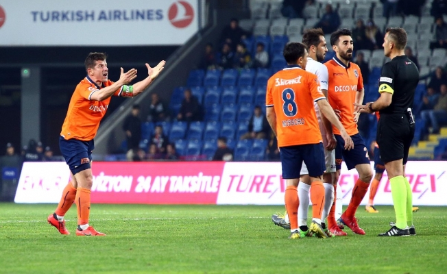 Emre Belözoğlu’nun çılgına döndüğü anlar!