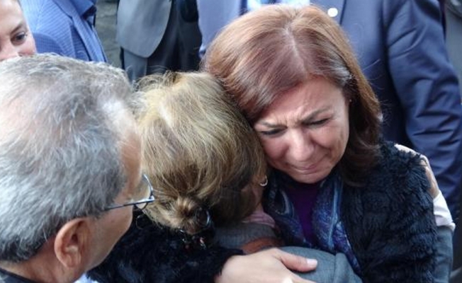 Mazbatasını gözyaşlarıyla aldı