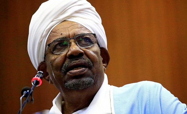 Sudan'da 30 yıllık diktatörlük sona erdi: Beşir istifa etti