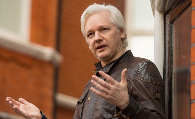 Wikileaks'in kurucusu Assange gözaltına alındı