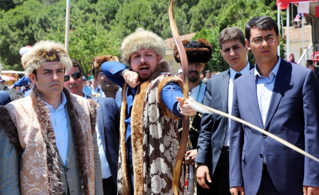 'Merkezinde Bilal Erdoğan’ın olduğu bir vakıflar denizindeyiz'