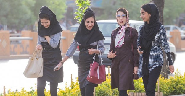 İran'da 'Instagram modelleri' tutuklandı