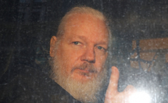 Polisin baskın yaptığı Assange hakkında İngiliz yargısından mahkumiyet