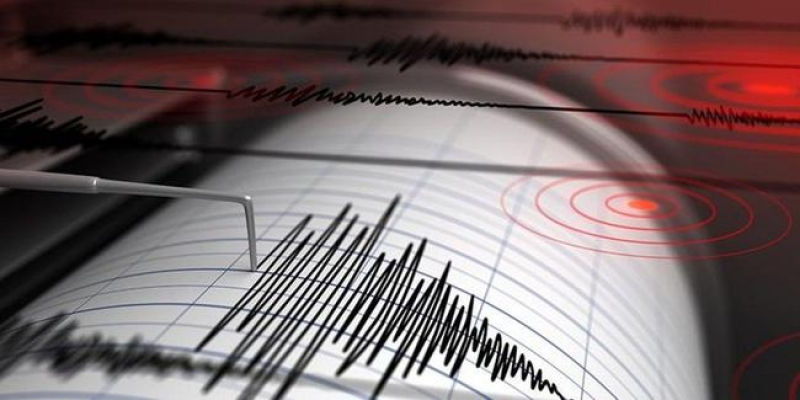 Endonezya'da 7 büyüklüğünde deprem