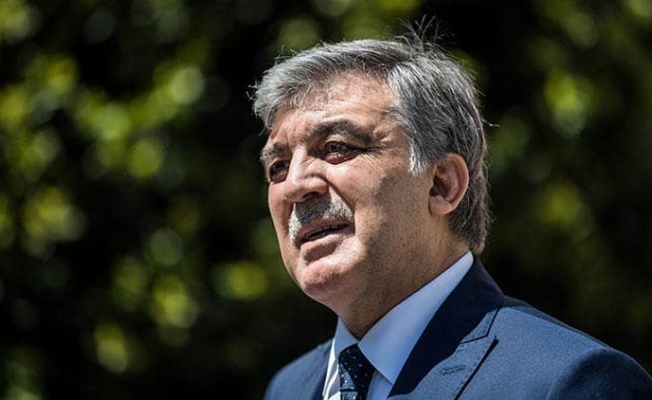 AKP'li yazar Abdullah Gül'ün eleştirilerini hazmedemedi