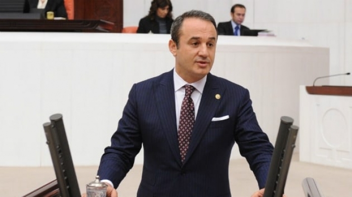 AKP'li isim istifa ederken sinyali verdi: Başlangıç benden, devamı gelecek