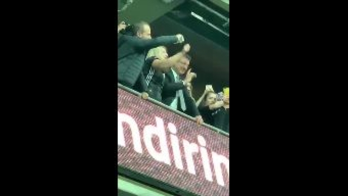 Ekrem İmamoğlu, Beşiktaş taraftarına üçlü çektirdi