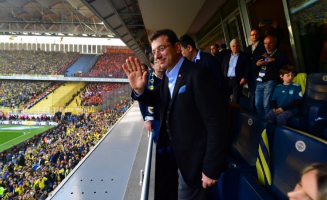 Derbi öncesinde Fenerbahçe ve Galatasaray taraftarından İmamoğlu sloganları