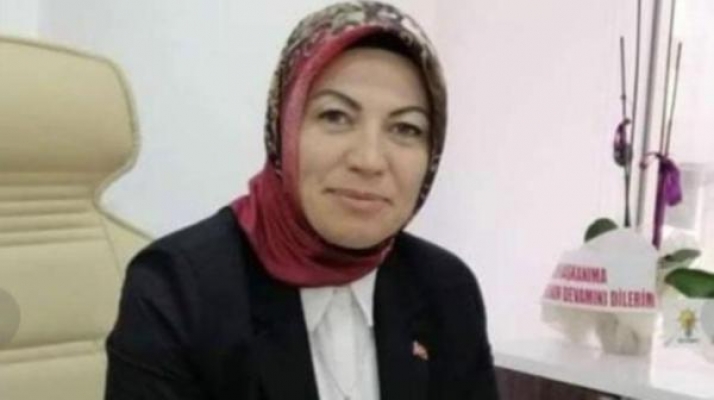 'AKP'li başkan belediyeden maaş alıyor ama ne iş yaptığını bilmiyoruz'