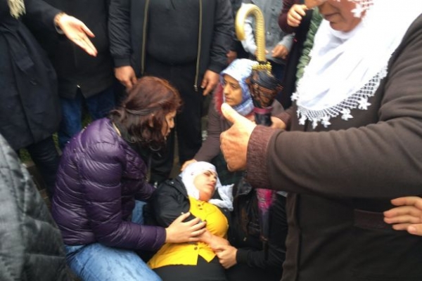 HDP'nin basın açıklamasına polis saldırdı: Milletvekili yaralandı