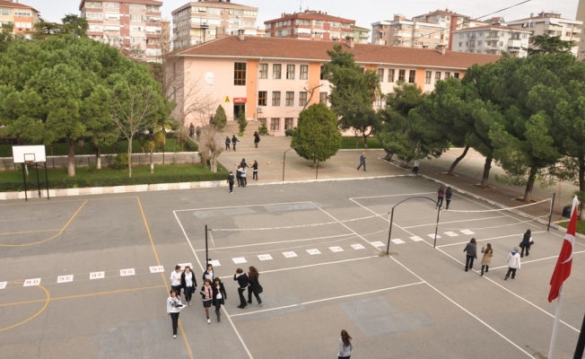 Tarihi lise yıkılacak mı?