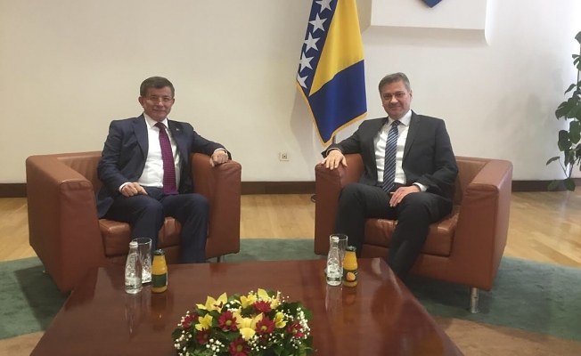 Davutoğlu'ndan dikkat çeken ziyaret