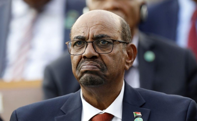 Sudan'ın devrik lideri Beşir hapishanede, tüm mallarına el kondu!