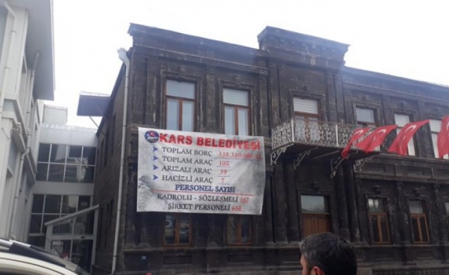 MHP'li başkandan Kars'a 338.380.000 TL borç!