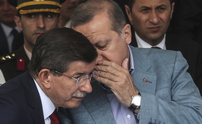 'Davutoğlu resmen Erdoğan'a rakip oldu'