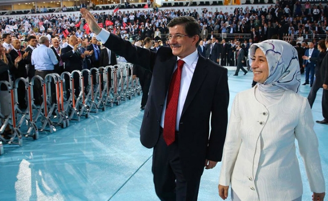 Medipol Üniversitesi'nden Davutoğlu'na ambargo
