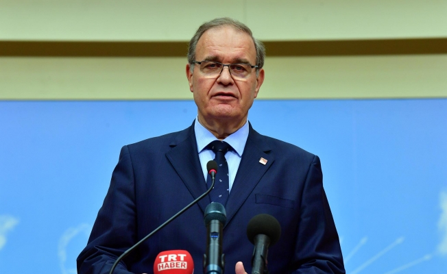 'Tweet atanları terörist diye tutuklayanlar, yumruk atanları serbest bırakıyor'