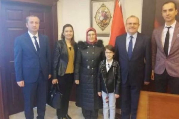 23 Nisan'da koltuğunu kendi kızına vermişti... O kaymakam terfi etti
