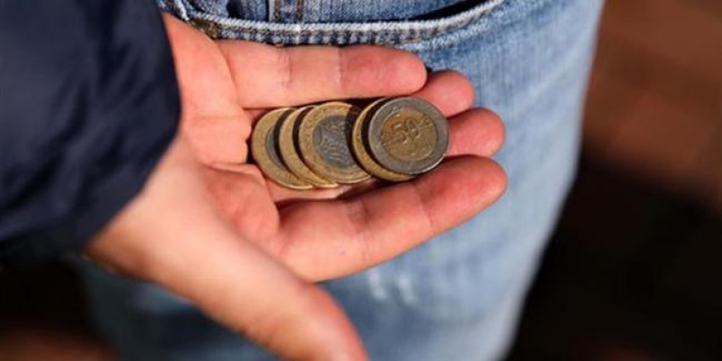 Açlık sınırı 2 bin 100 lirayı aştı