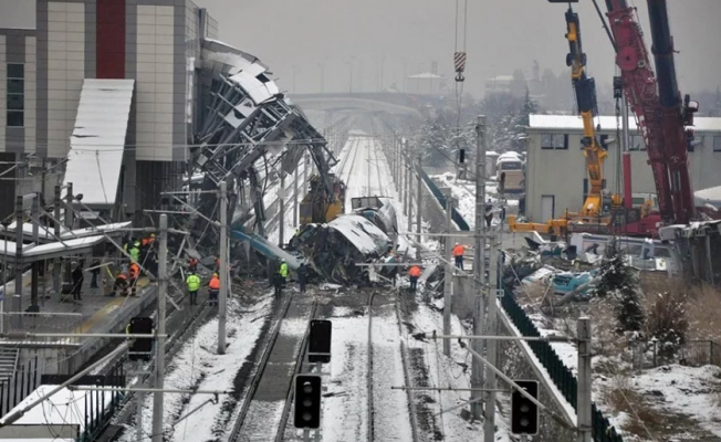 TCDD, Ankara'da 9 kişinin öldüğü tren kazasında suçu makasçıya yükledi