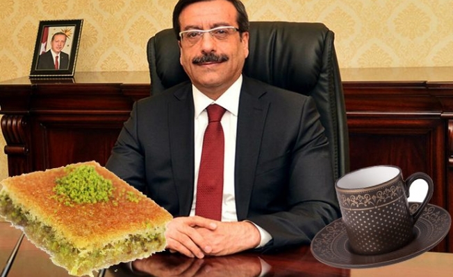 Diyarbakır'da kayyum belediyesi, 1 ton 600 kg fıstıklı kadayıf yemiş