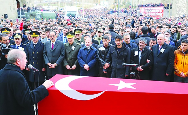 Cenazede siyaset sizin işiniz!
