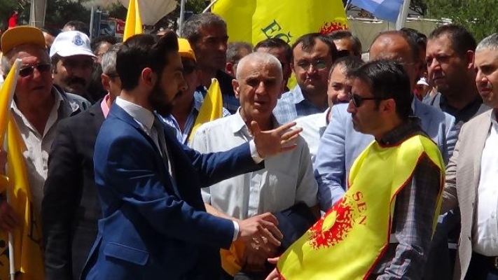 1 Mayıs'ta İstiklal Marşı gerginliği: Gerginlik yaşandı!