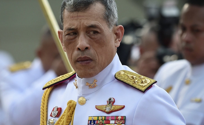 Tayland kralı, generaliyle evlendi
