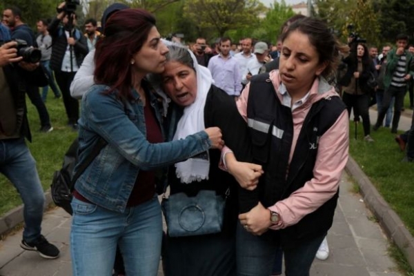 Açlık grevi eylemine polis saldırısı: Gözaltılar var