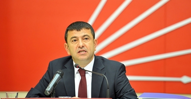 CHP'li Ağbaba: Jöleli Saray'da viskisini yudumlarken ülkeyi yönetecek
