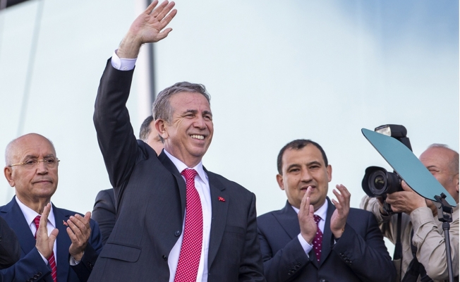 Mansur Yavaş'ın makam odasında dikkat çeken ayrıntı!