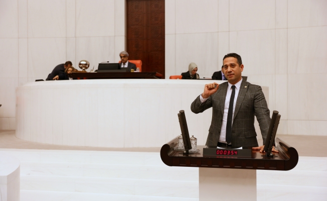 Maaşlarını alamayan Doğa Koleji öğretmenleri Meclis gündeminde