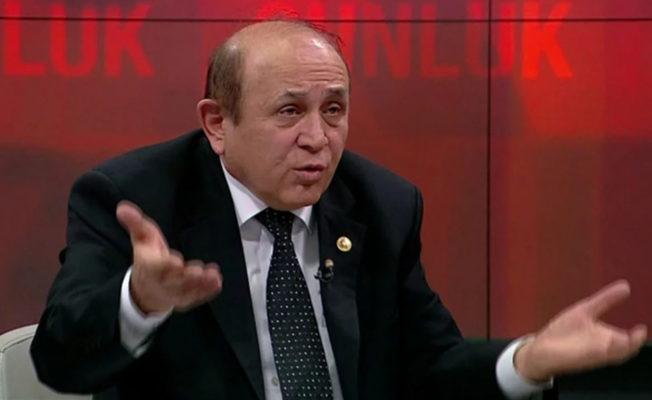 Burhan Kuzu'dan takipçisine hakaret!